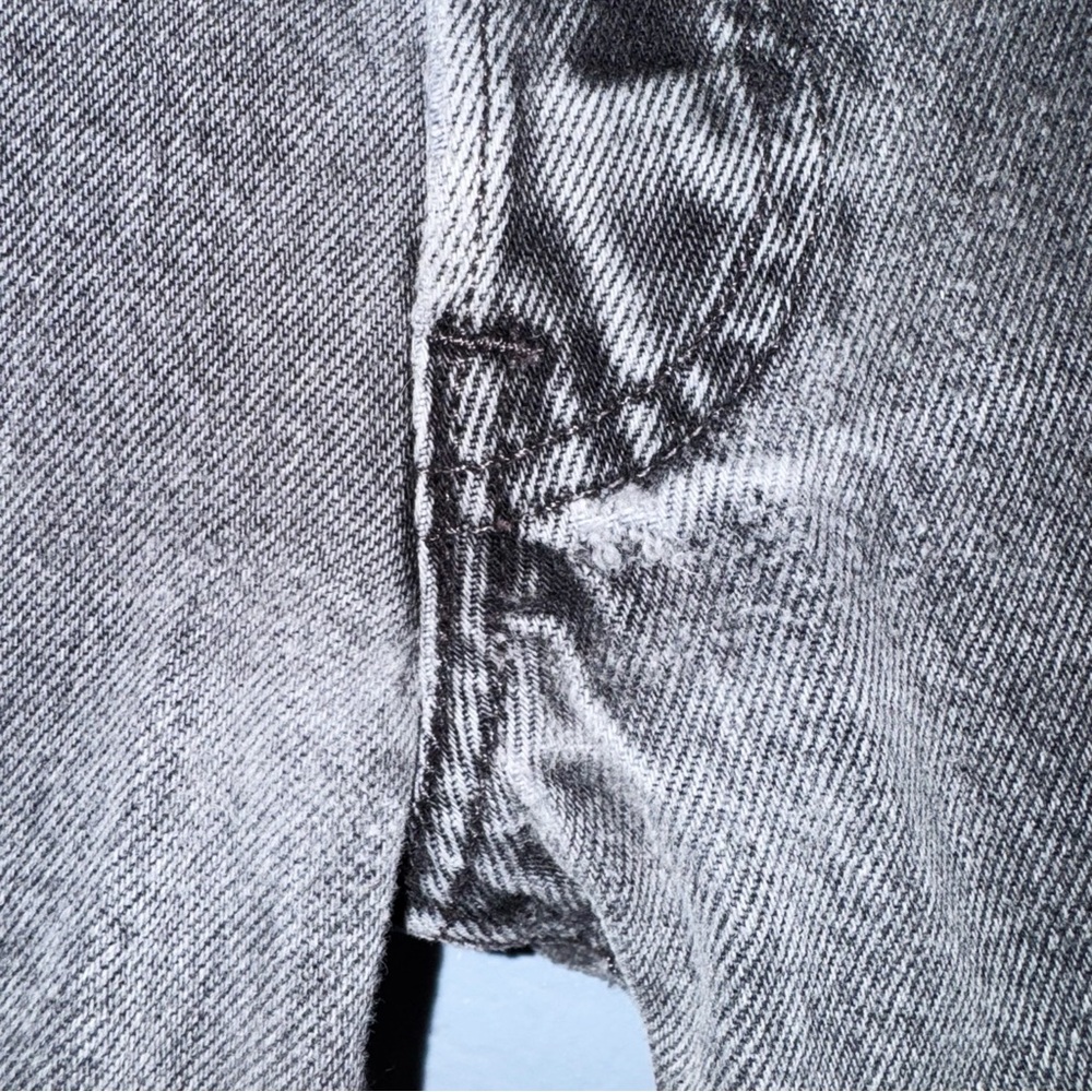 Levi’s 501 90s Vintage grunge faded Jeans Size 30/ 27” - Picture 10 of 13